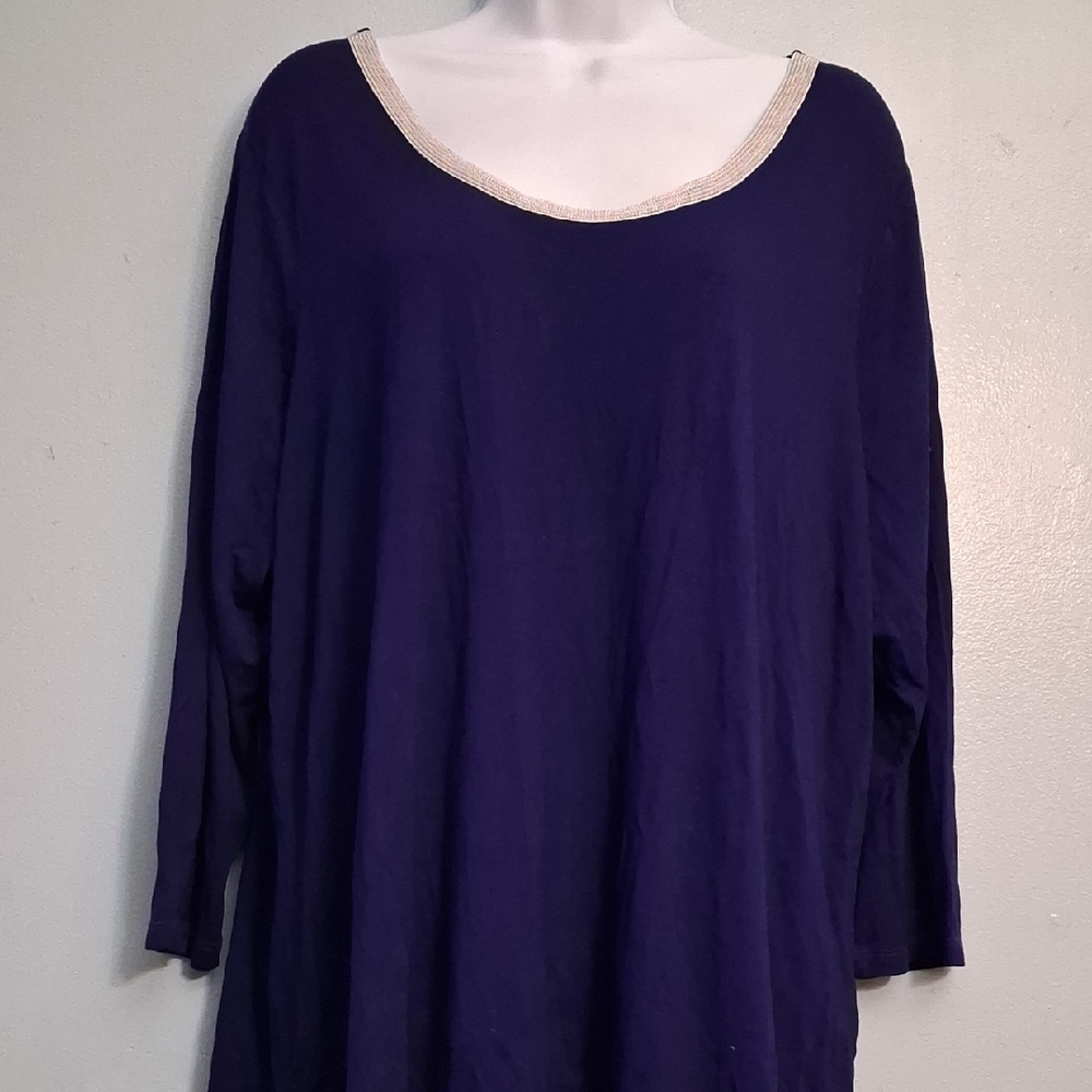 Cable & Gauge size 1X women's midnite blue scoop neckline, bracelet sleeves top.